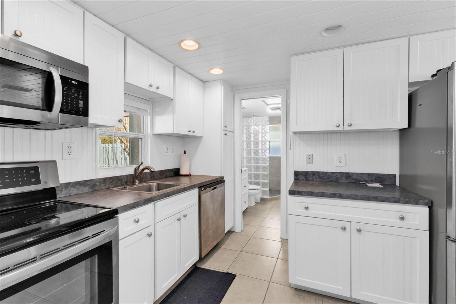 3215 Park Dr, Punta Gorda, FL 33982 — photo 4 of 43