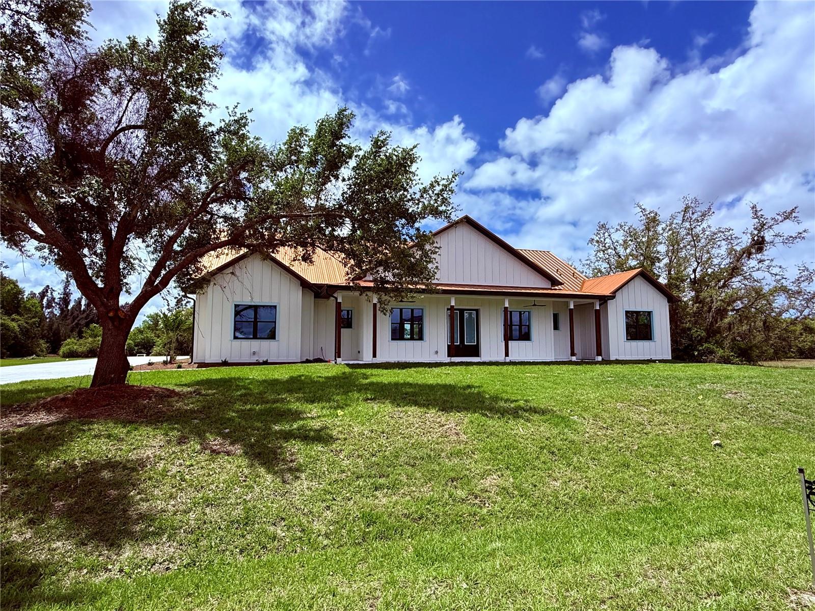 520 Woodstork Ln, Punta Gorda, FL 33982 — photo 1 of 47