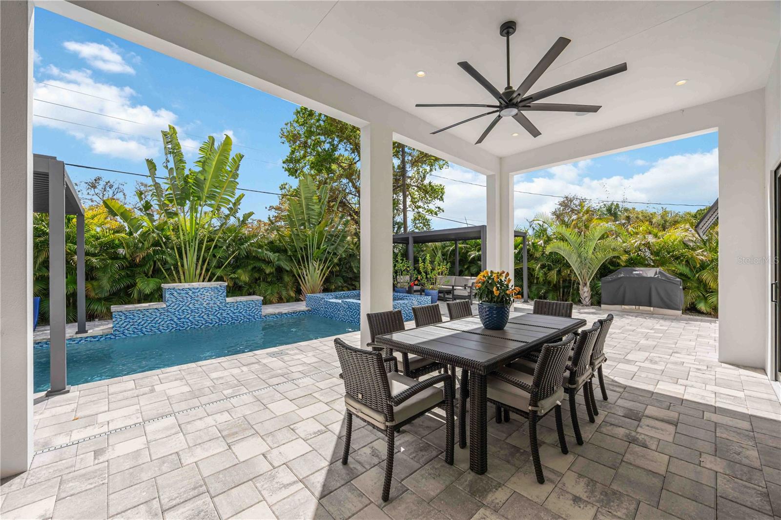 Covered Patio Eat In Area