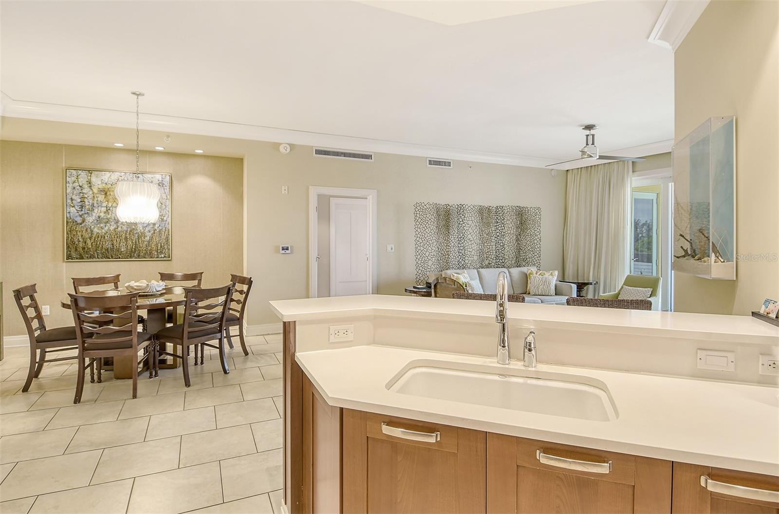 915 Seaside Dr #504, Weeks 6-7, Sarasota, FL 34242 — photo 17 of 52