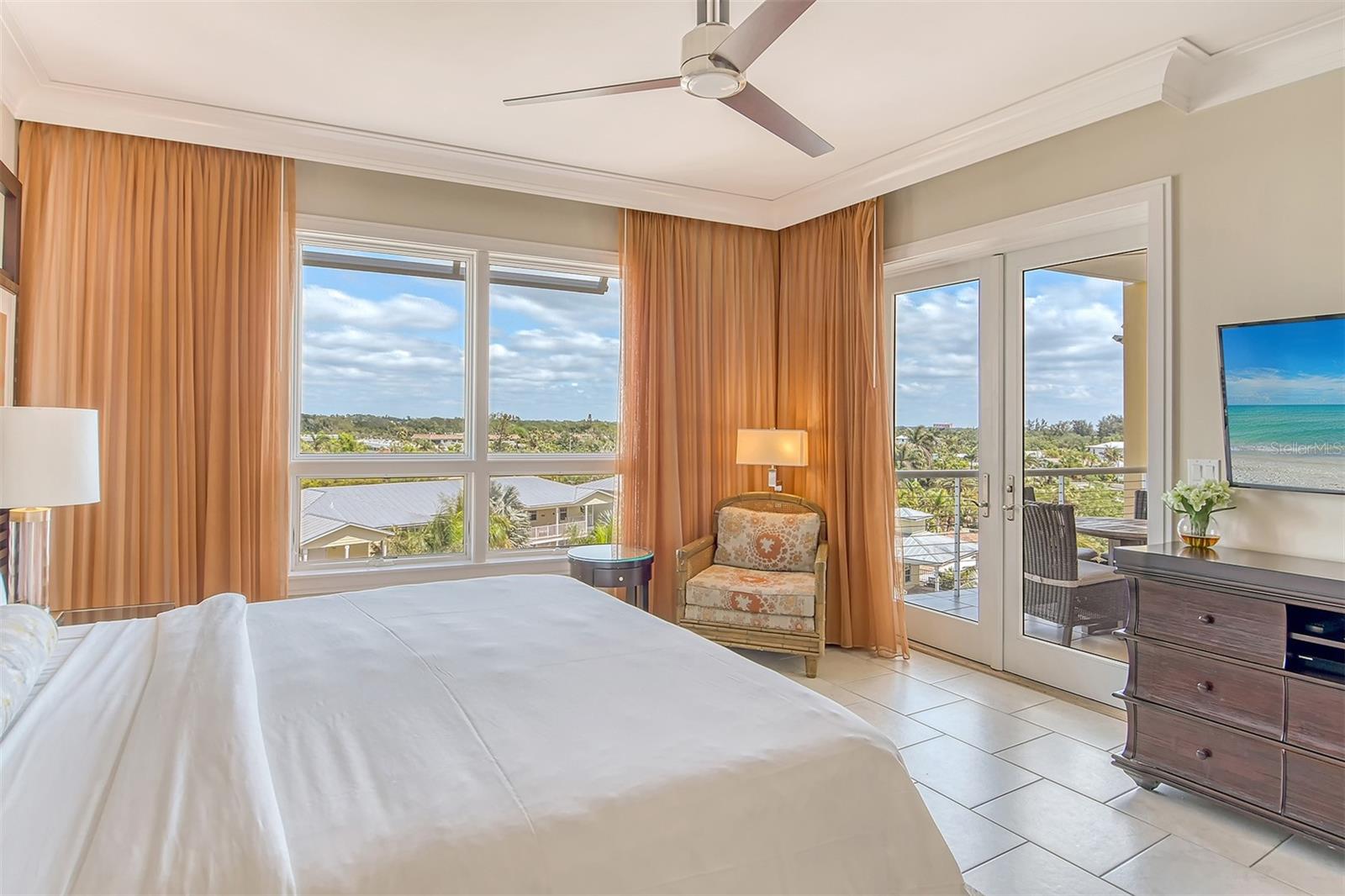 915 Seaside Dr #504, Weeks 6-7, Sarasota, FL 34242 — photo 20 of 52