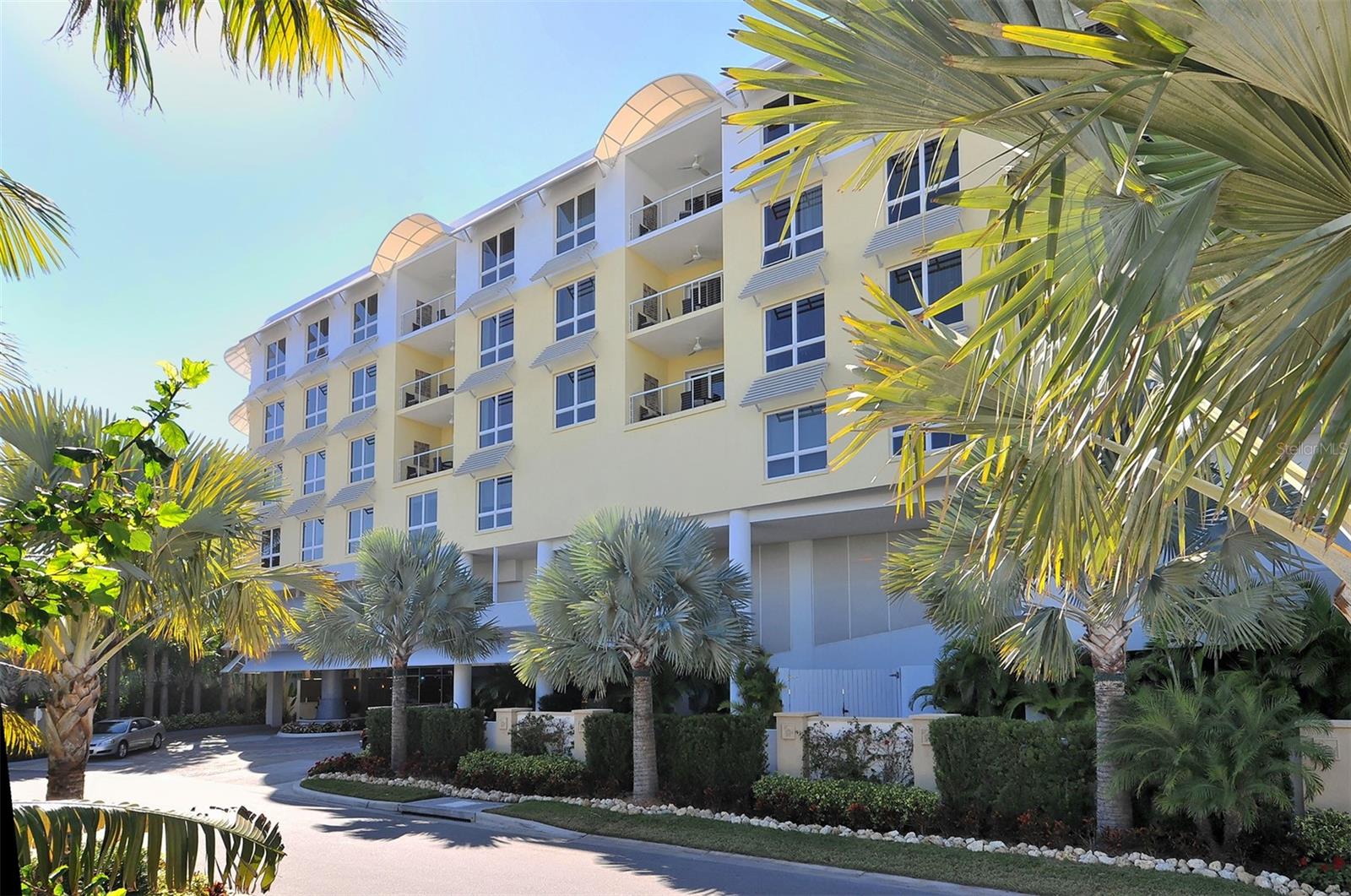 915 Seaside Dr #504, Weeks 6-7, Sarasota, FL 34242 — photo 3 of 52