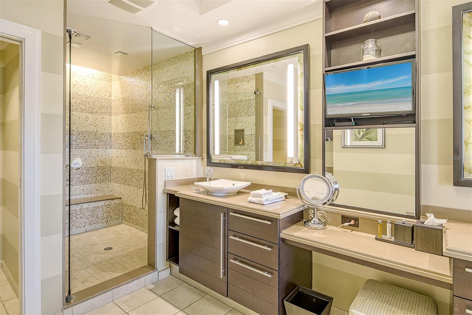915 Seaside Dr #504, Weeks 6-7, Sarasota, FL 34242 — photo 23 of 52