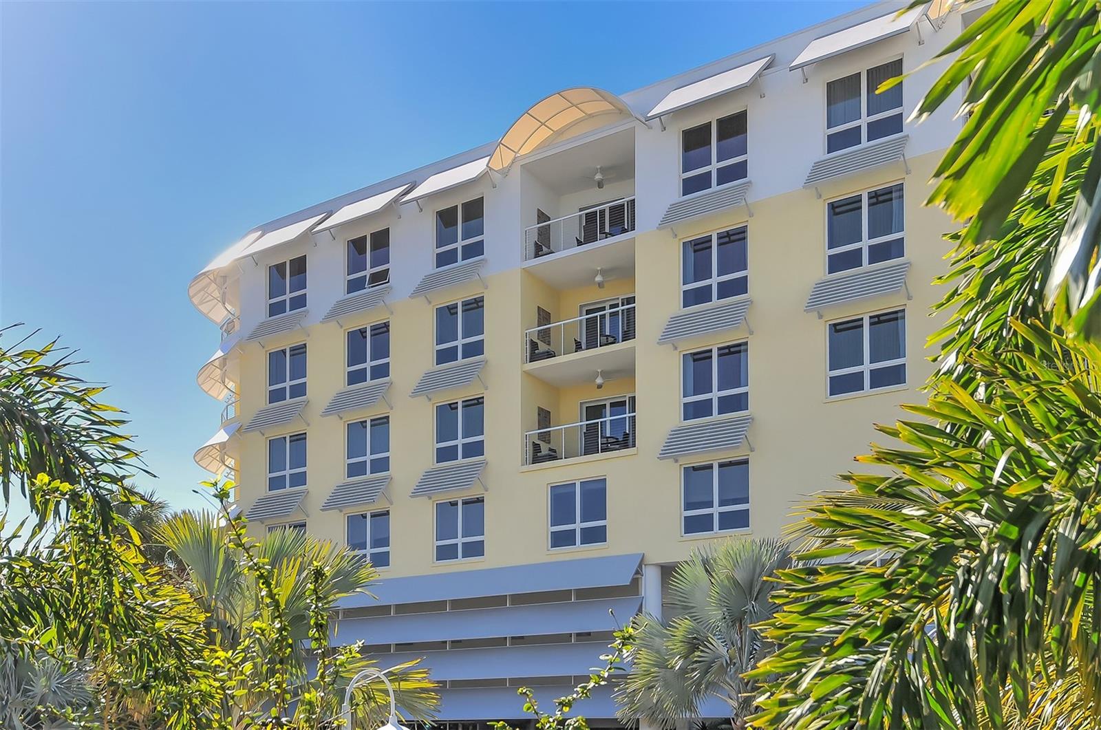 915 Seaside Dr #504, Weeks 6-7, Sarasota, FL 34242 — photo 4 of 52