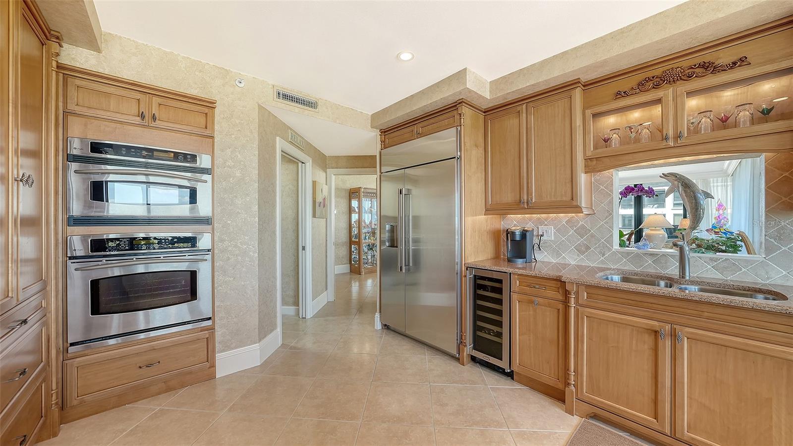 535 Sanctuary Dr #A401, Longboat Key, FL 34228 — photo 26 of 64