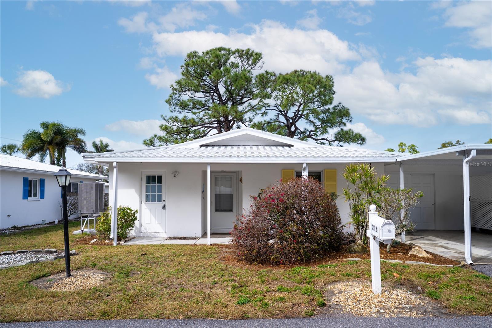 216 Fair Winds Dr #216