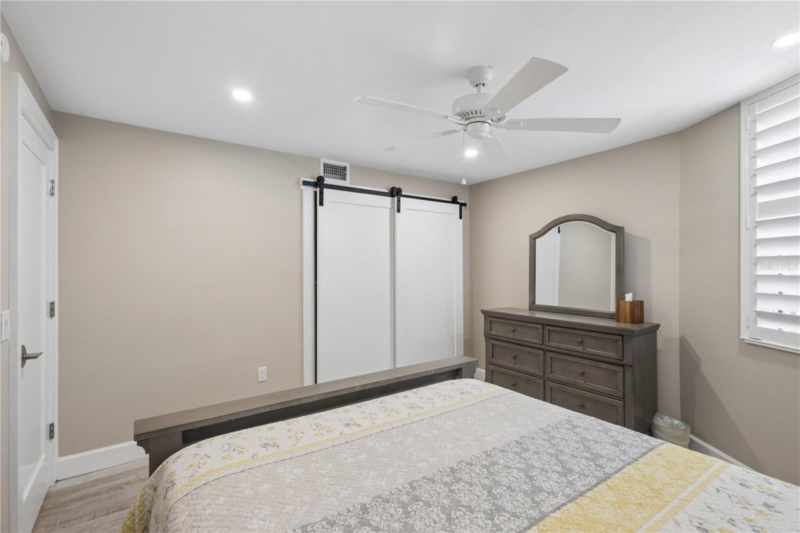 5880 Midnight Pass Rd #704, Sarasota, FL 34242 — photo 22 of 39