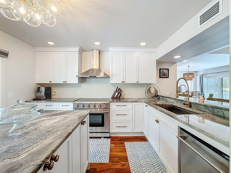 1445 Landings Cir #69, Sarasota, FL 34231 — photo 10 of 34