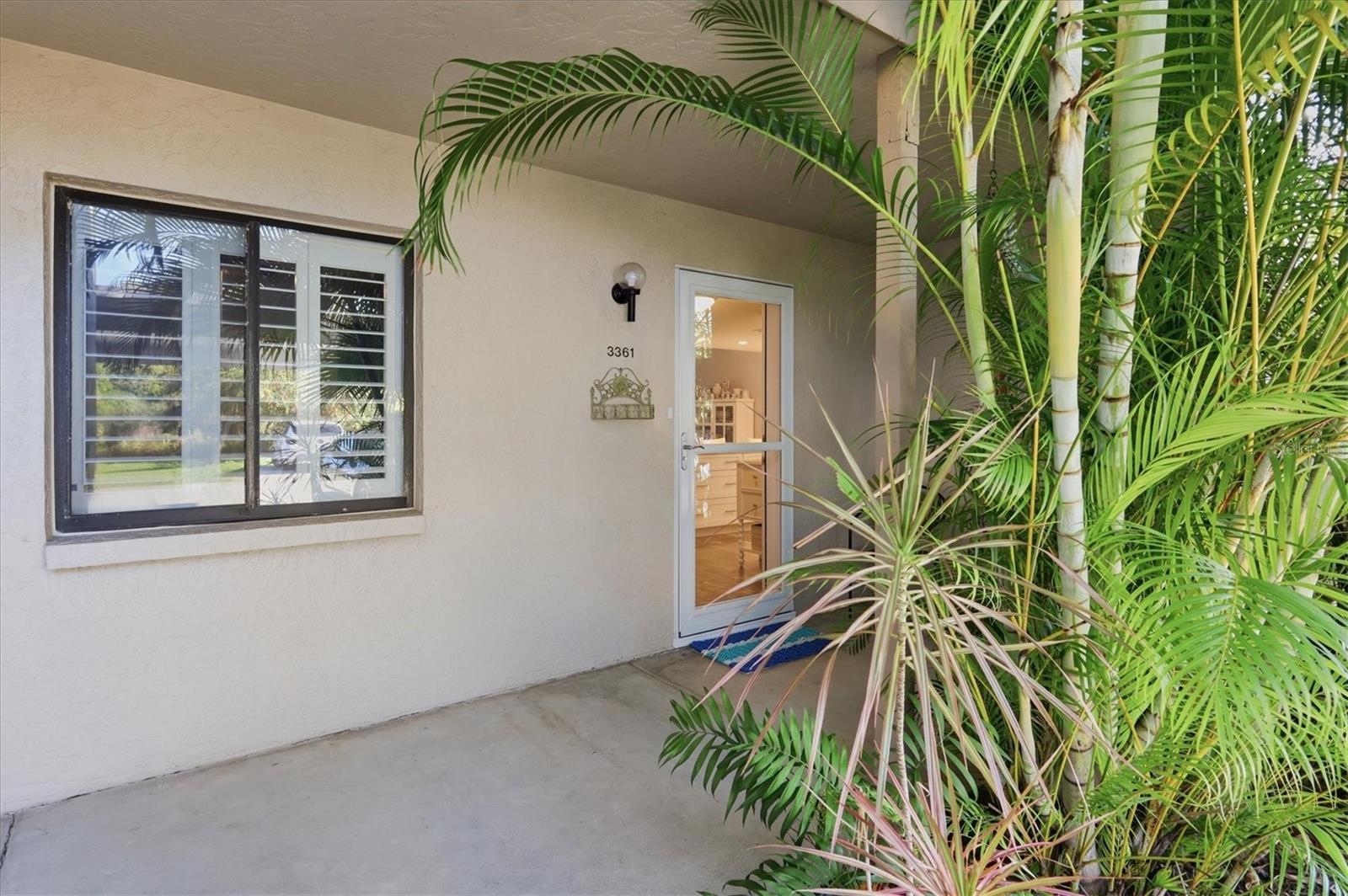 Front entrance Unit 3361