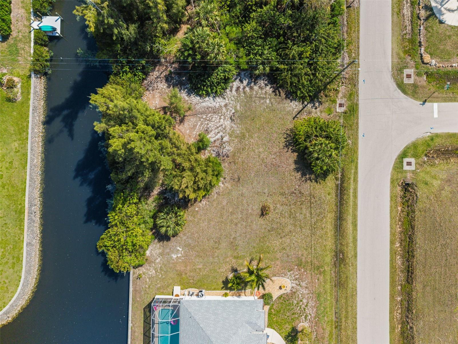 2524 Larkspur Dr