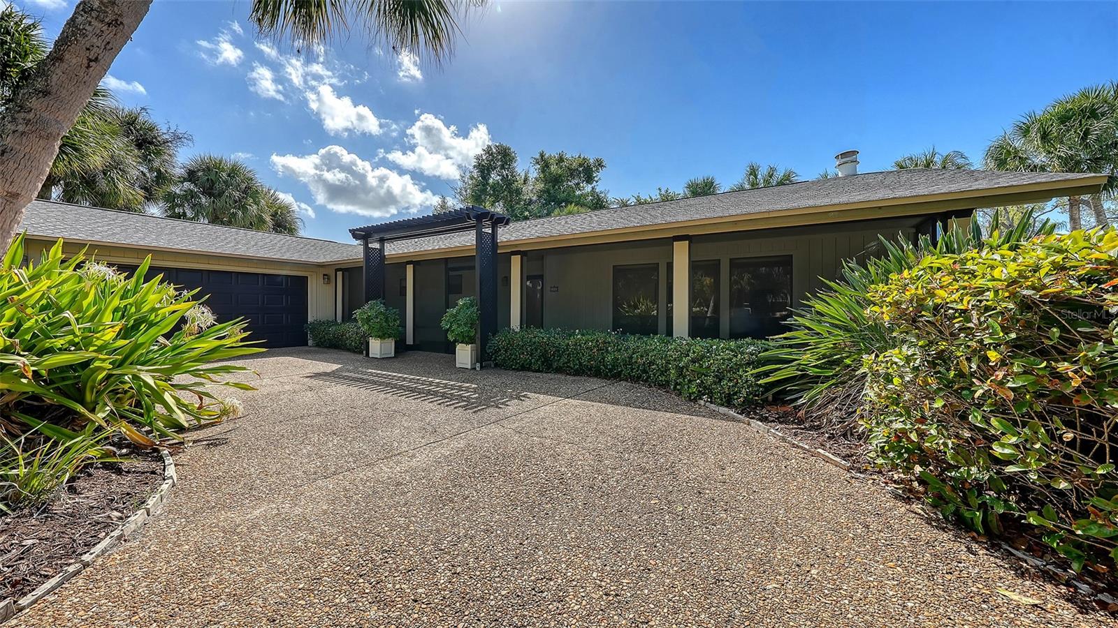Excellent Location In Siesta Cove