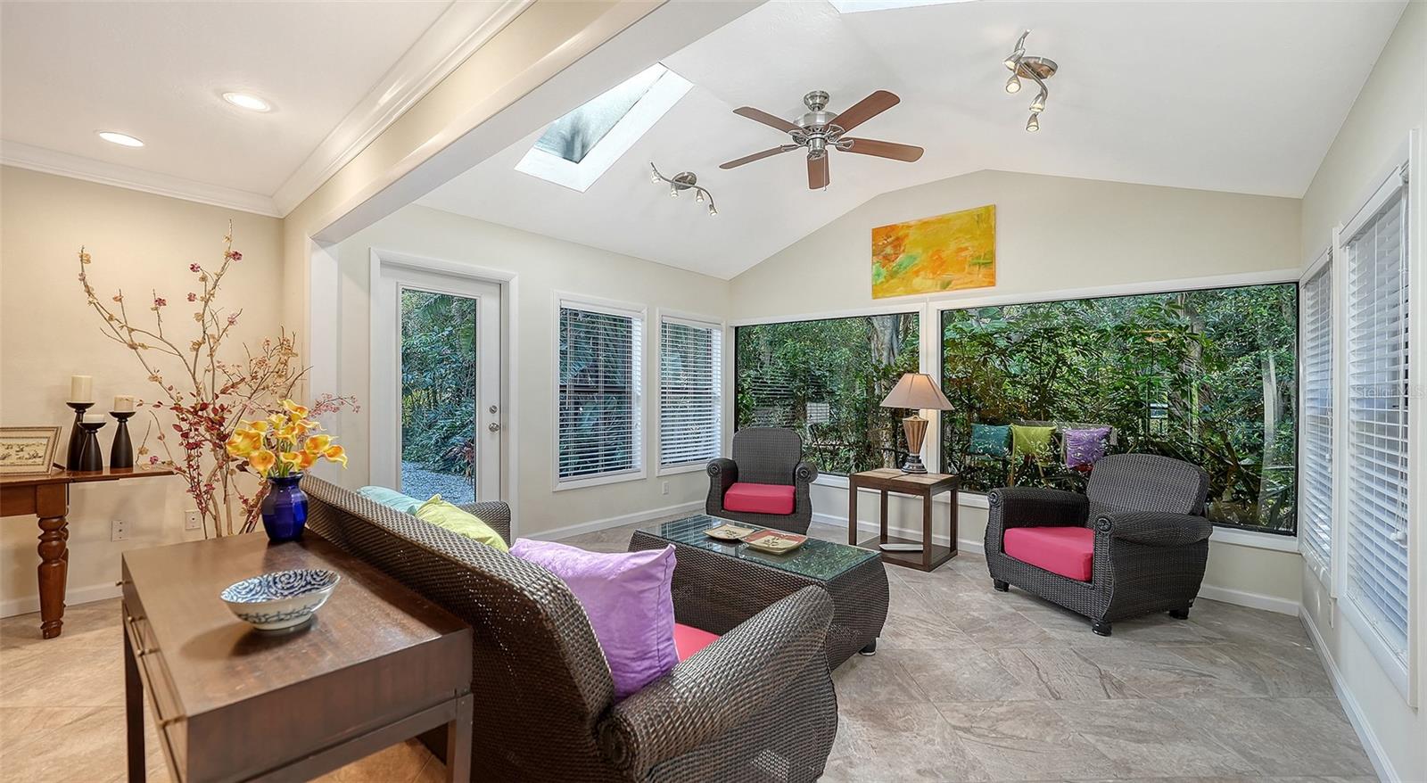 5345 Siesta Ct, Sarasota, FL 34242 — photo 13 of 41