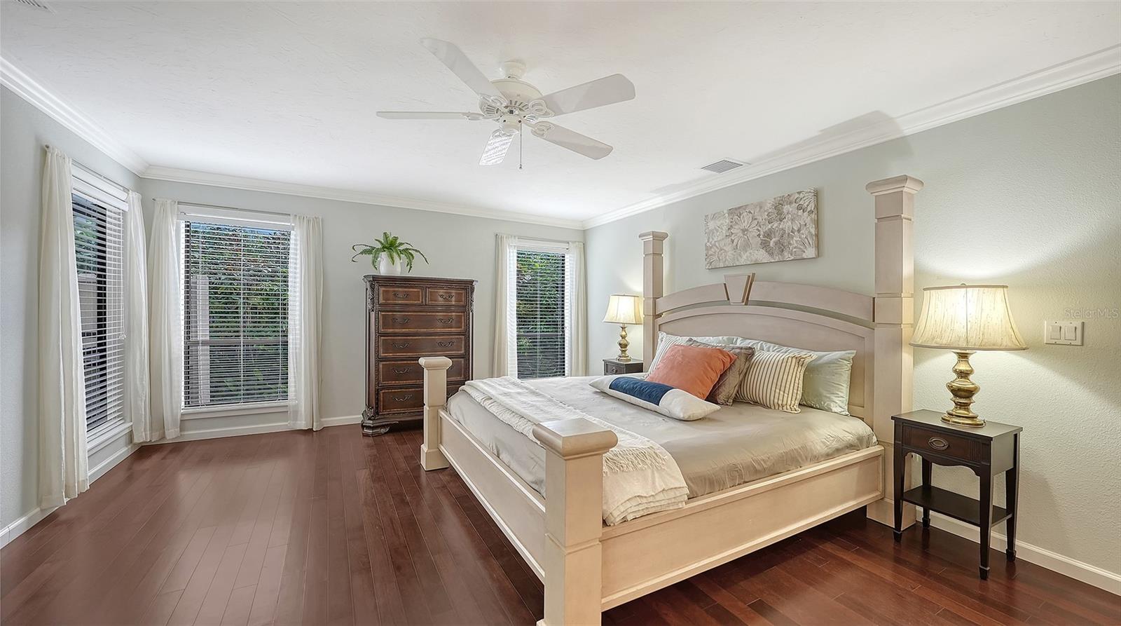 5345 Siesta Ct, Sarasota, FL 34242 — photo 15 of 41
