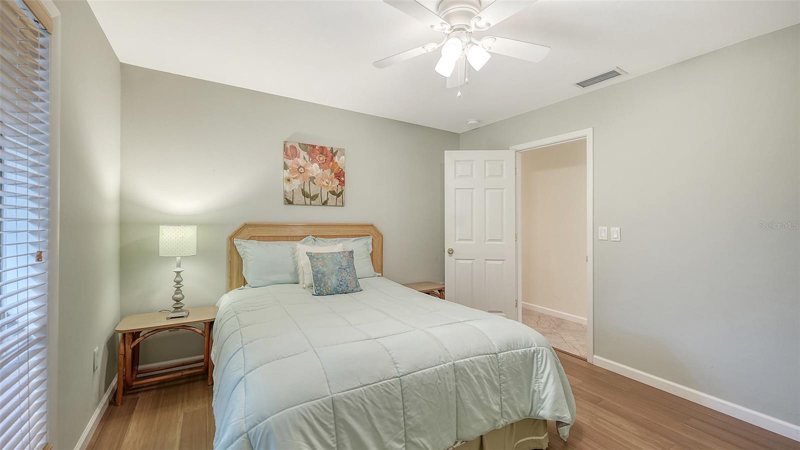 5345 Siesta Ct, Sarasota, FL 34242 — photo 21 of 41