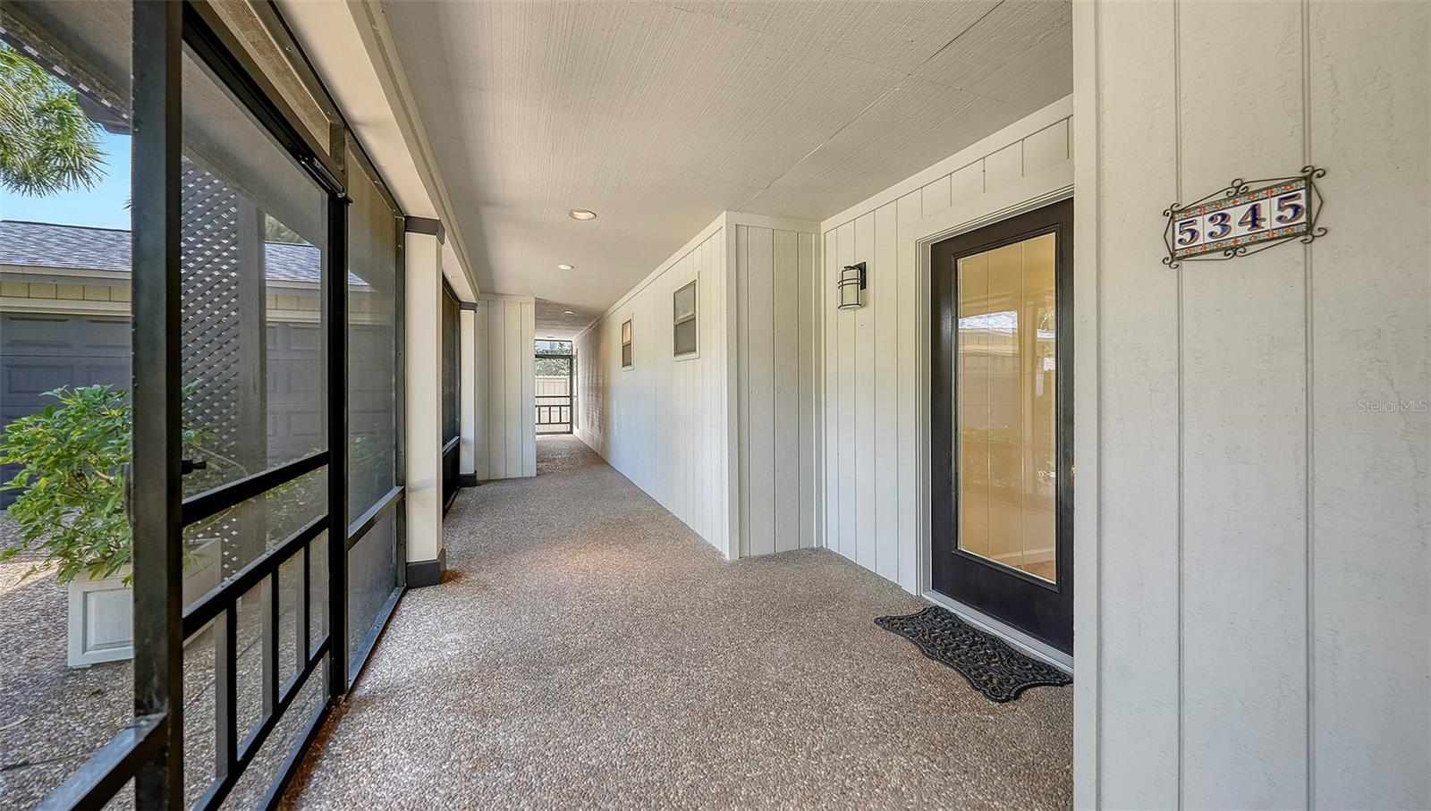 5345 Siesta Ct, Sarasota, FL 34242 — photo 4 of 41