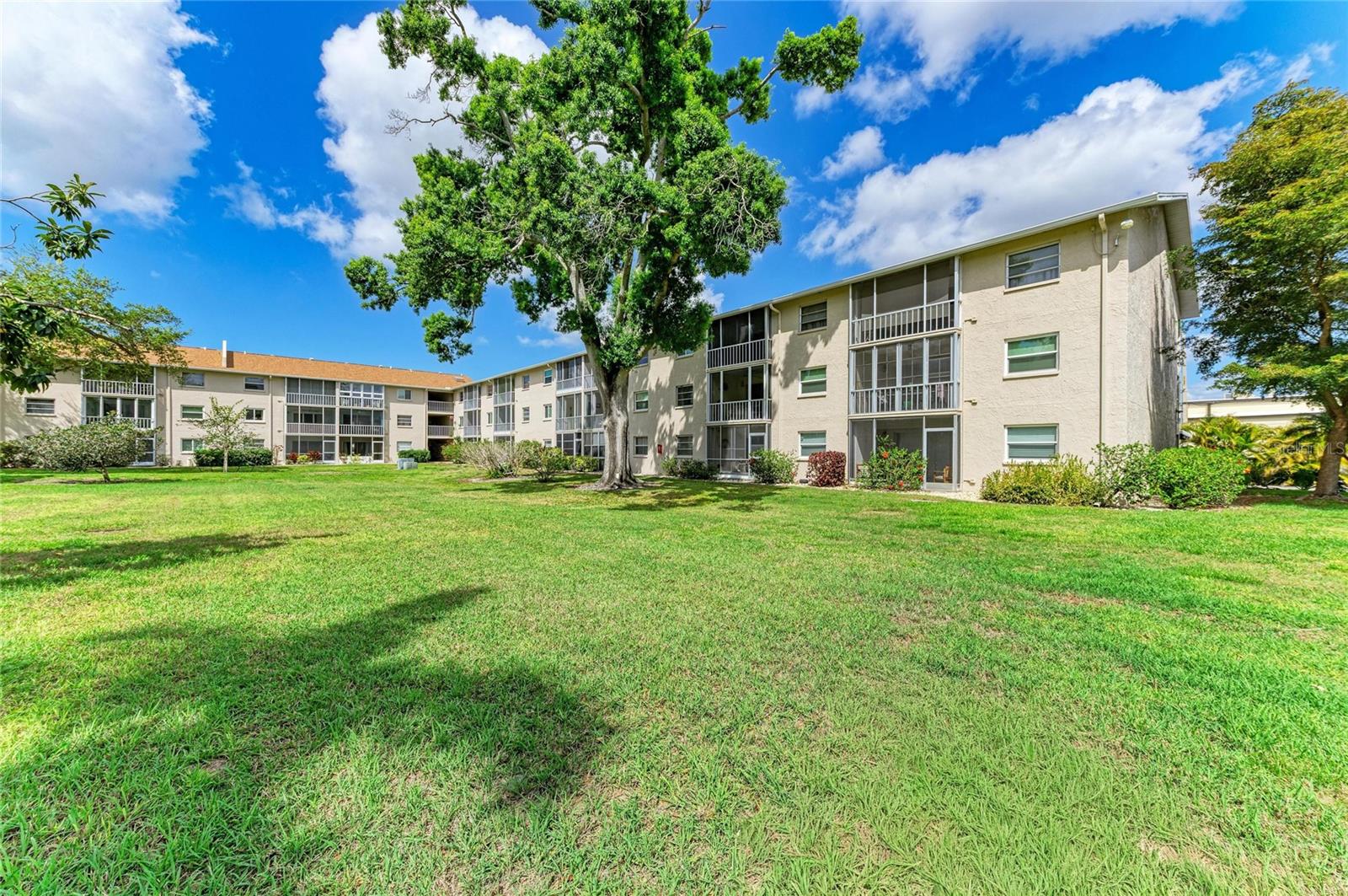 3983 Maceachen Blvd #424, Sarasota, FL 34233 — photo 31 of 40