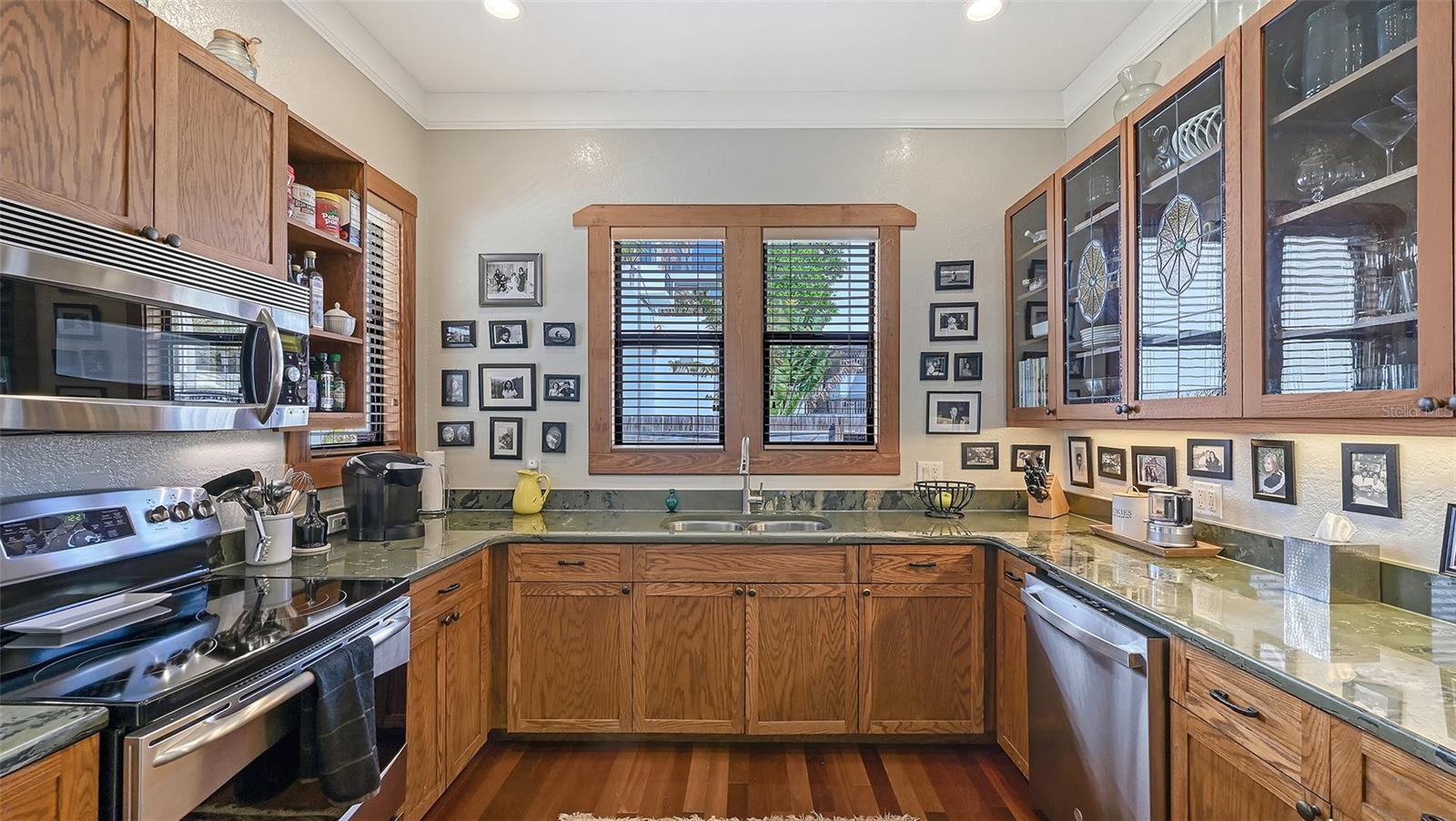 1563 4th St, Sarasota, FL 34236 — photo 5 of 63