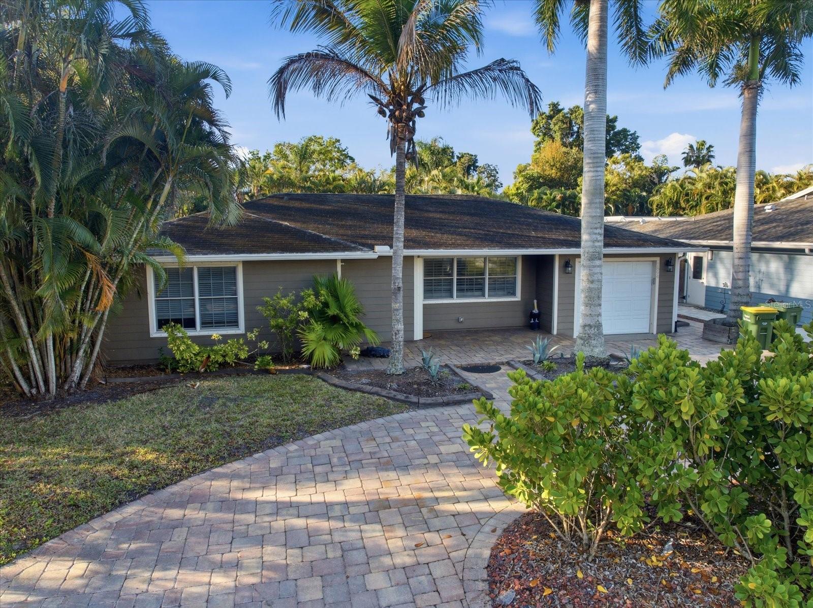 1891 Prospect St, Sarasota, FL 34239 — photo 6 of 29