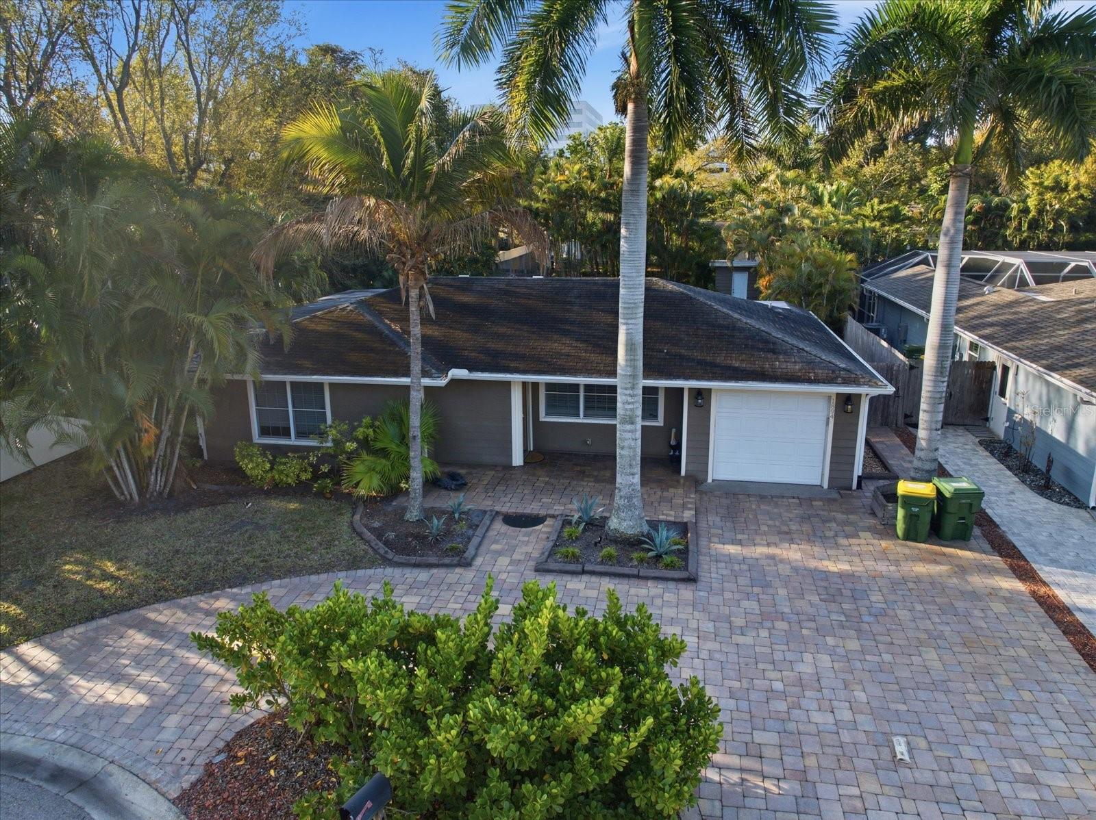 1891 Prospect St, Sarasota, FL 34239 — photo 7 of 29