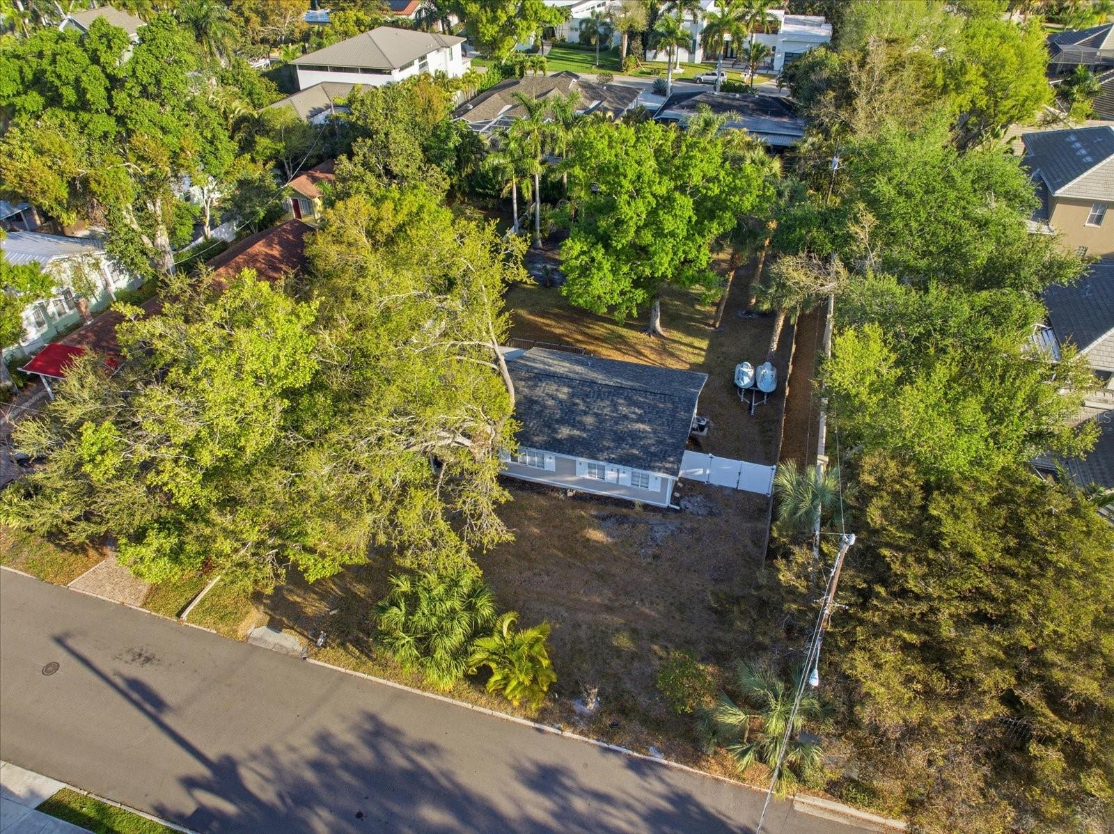 1891 Prospect St, Sarasota, FL 34239 — photo 10 of 29