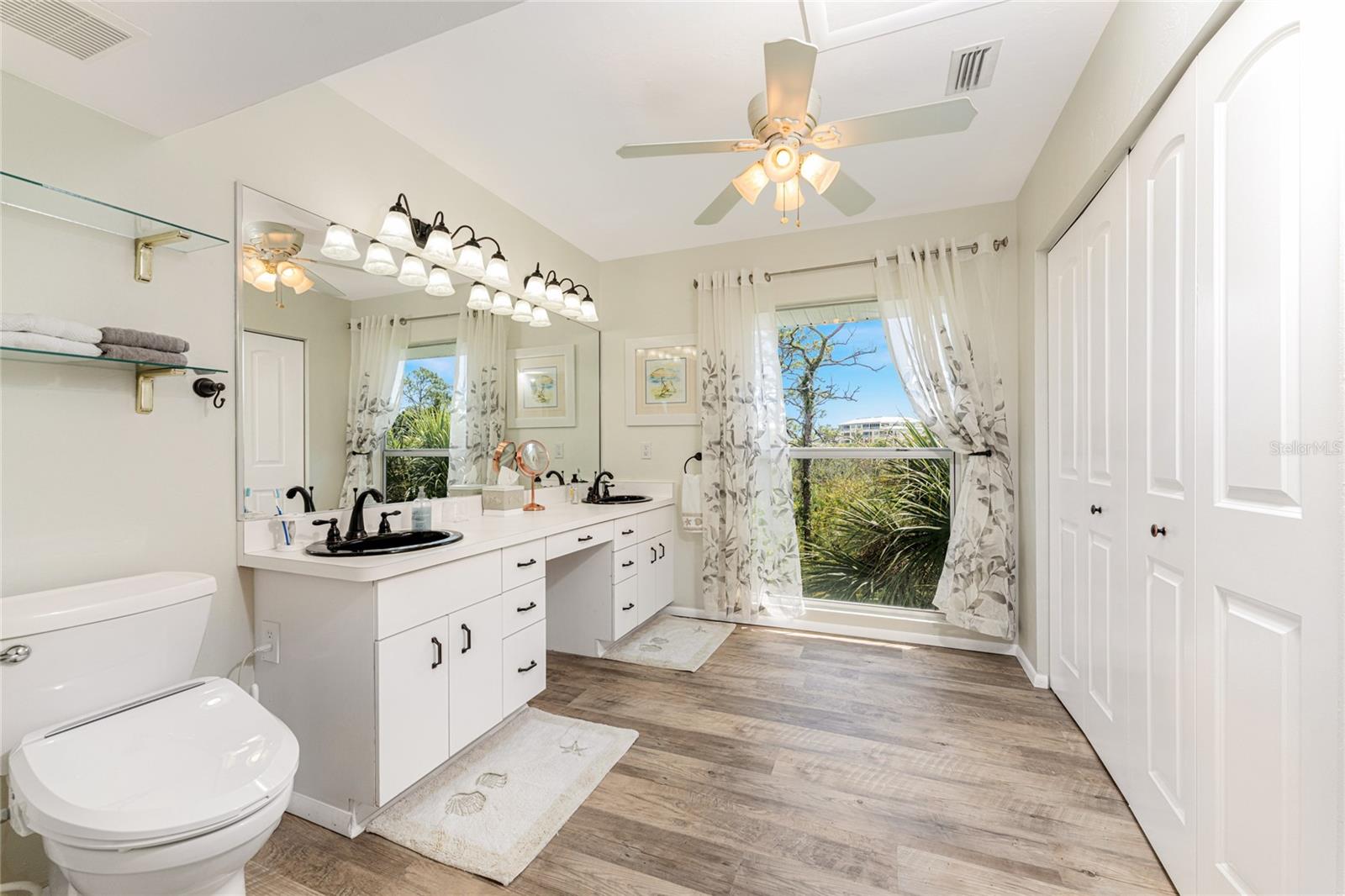 Double basin vanity