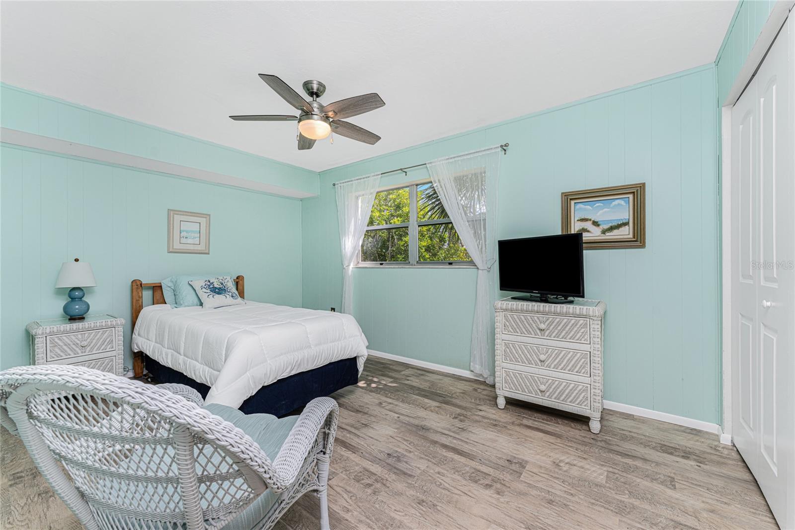 Guest bedroom (now holds two twin beds, so quite versatile!)