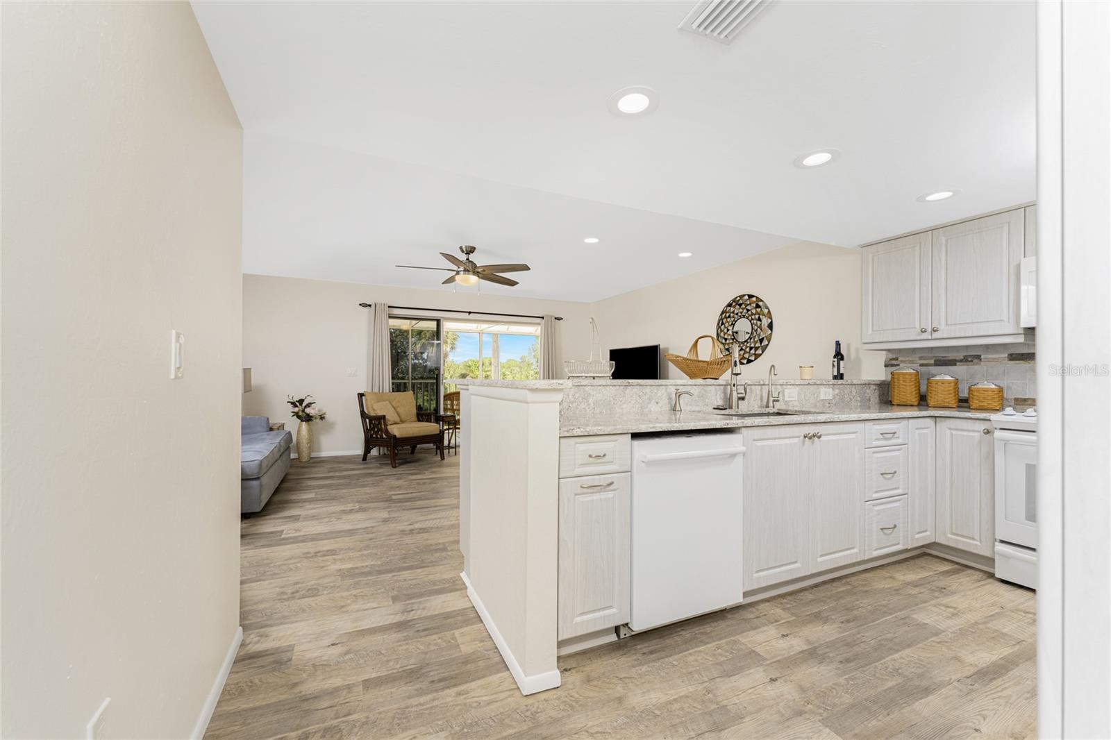 Gorgeous updated kitchen!