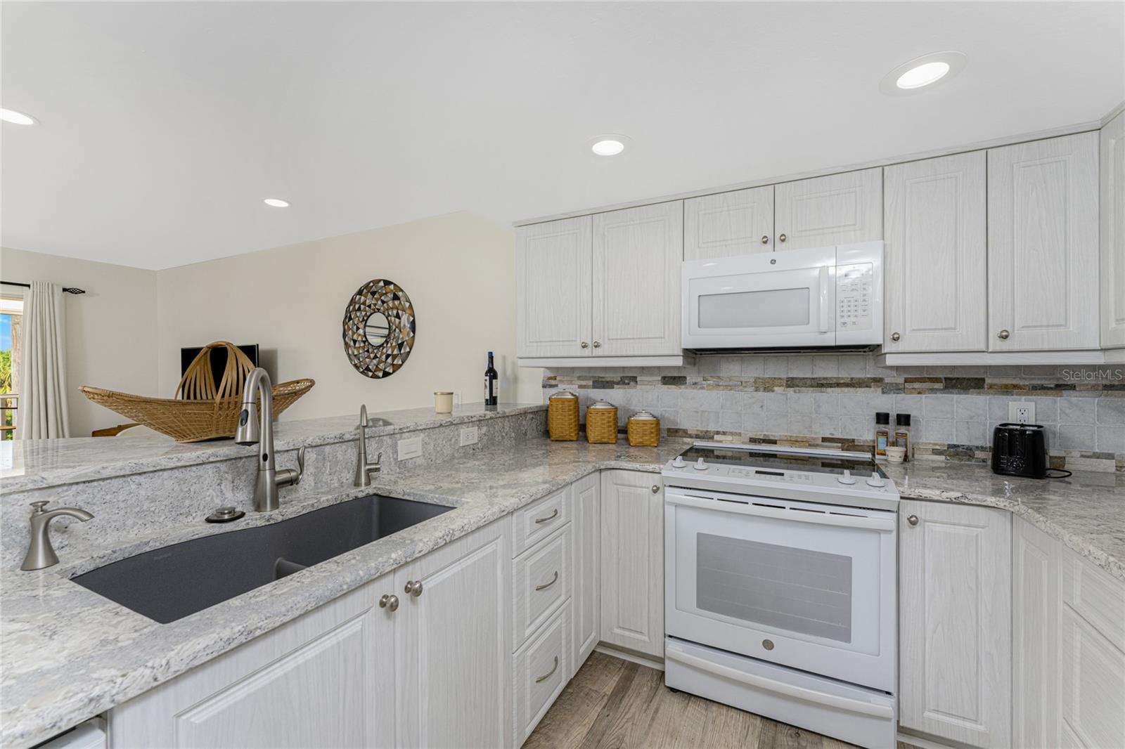 Undermount double sinks!