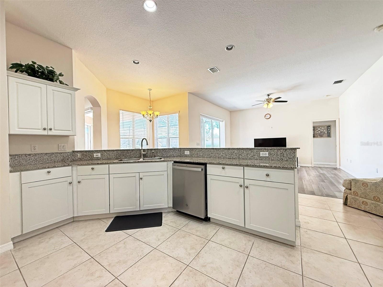 9011 Province St, Sarasota, FL 34240 — photo 18 of 42