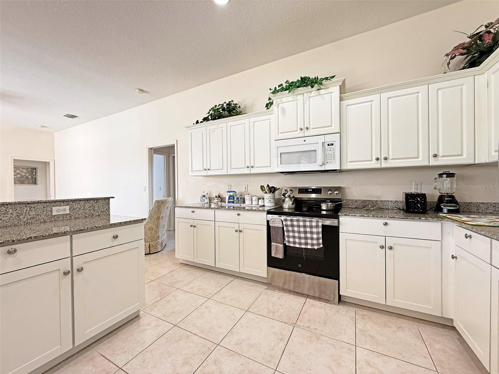 9011 Province St, Sarasota, FL 34240 — photo 20 of 42