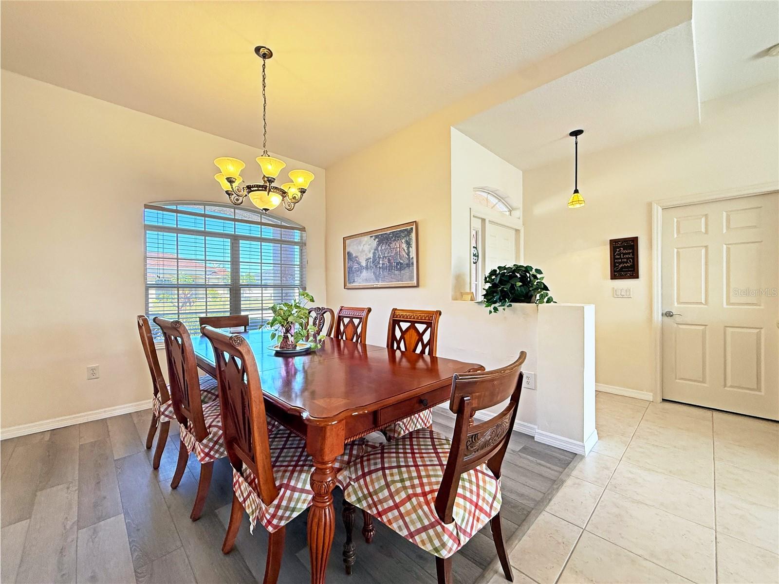 9011 Province St, Sarasota, FL 34240 — photo 5 of 42