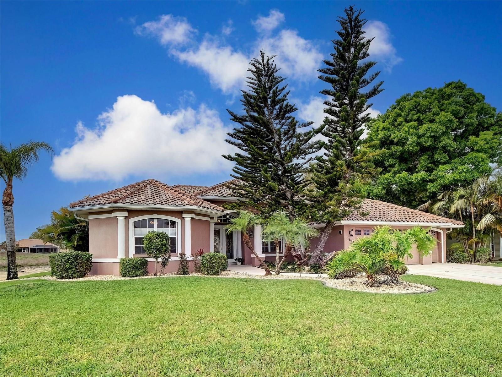 1645 Palmetto Palm Way