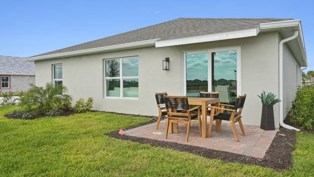 MODEL HOME