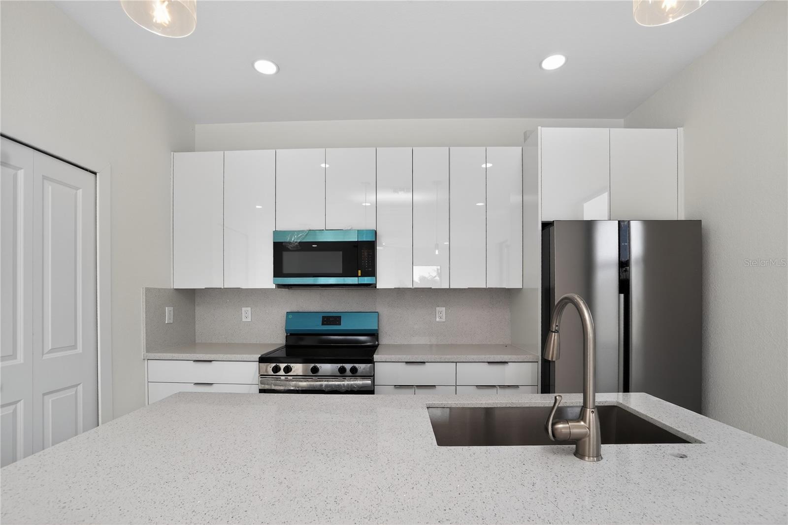 336 Sunset Rd, Rotonda West, FL 33947 — photo 12 of 65