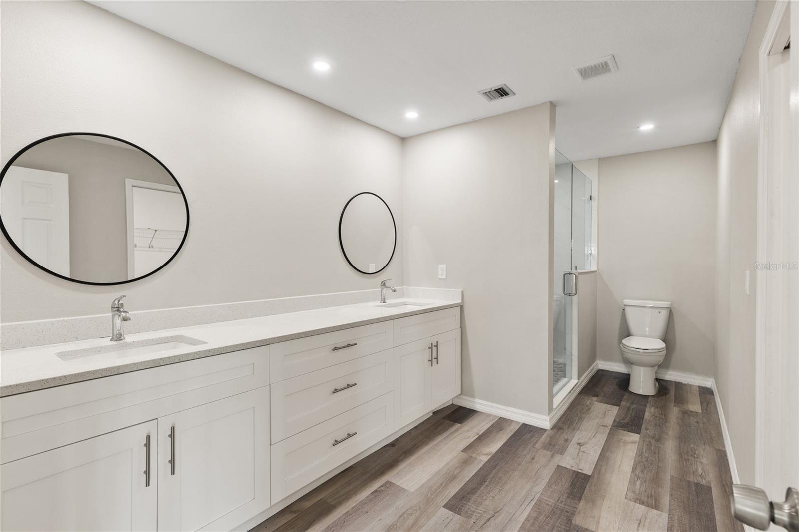1009 Kings Ct, Venice, FL 34293 — photo 11 of 25