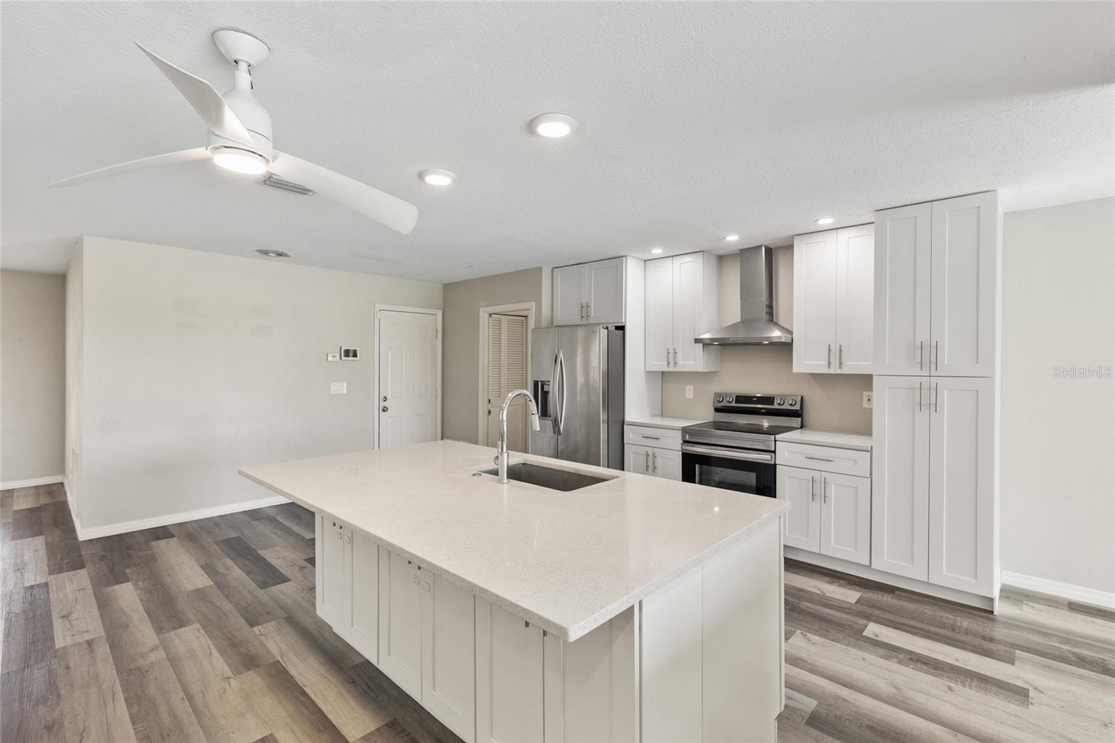 1009 Kings Ct, Venice, FL 34293 — photo 4 of 25