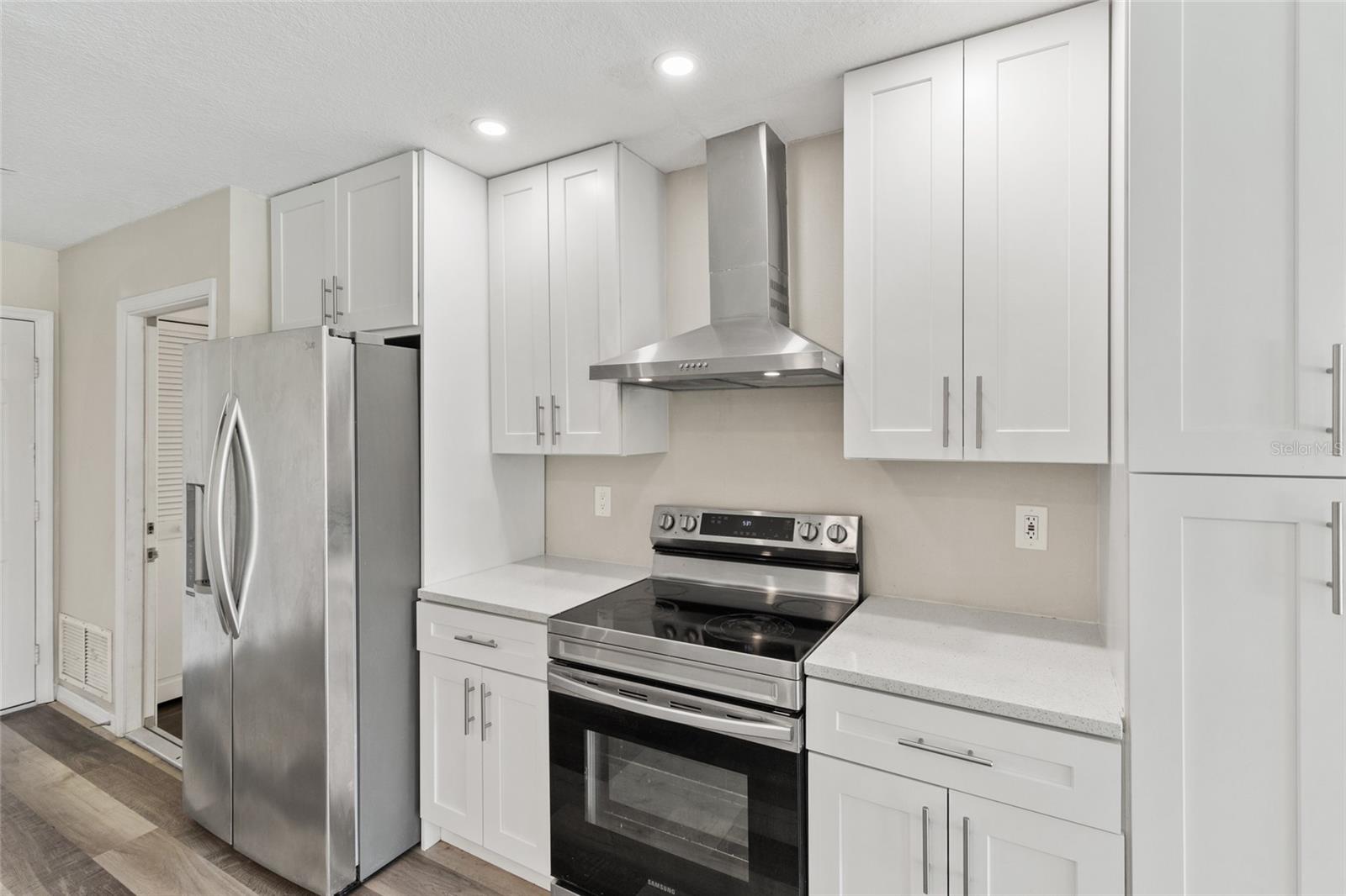 1009 Kings Ct, Venice, FL 34293 — photo 5 of 25