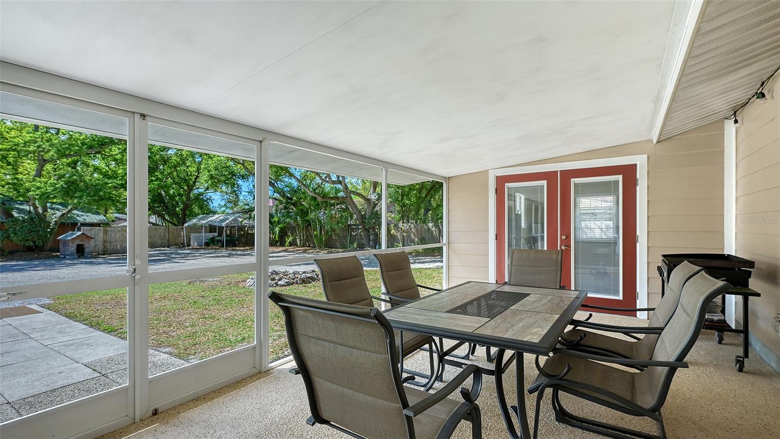 screened lanai