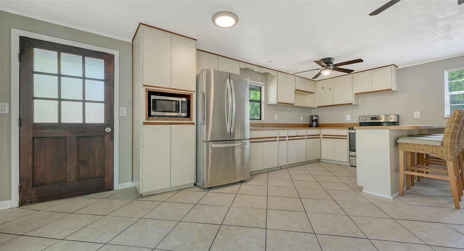 kitchen/entrance - cottage