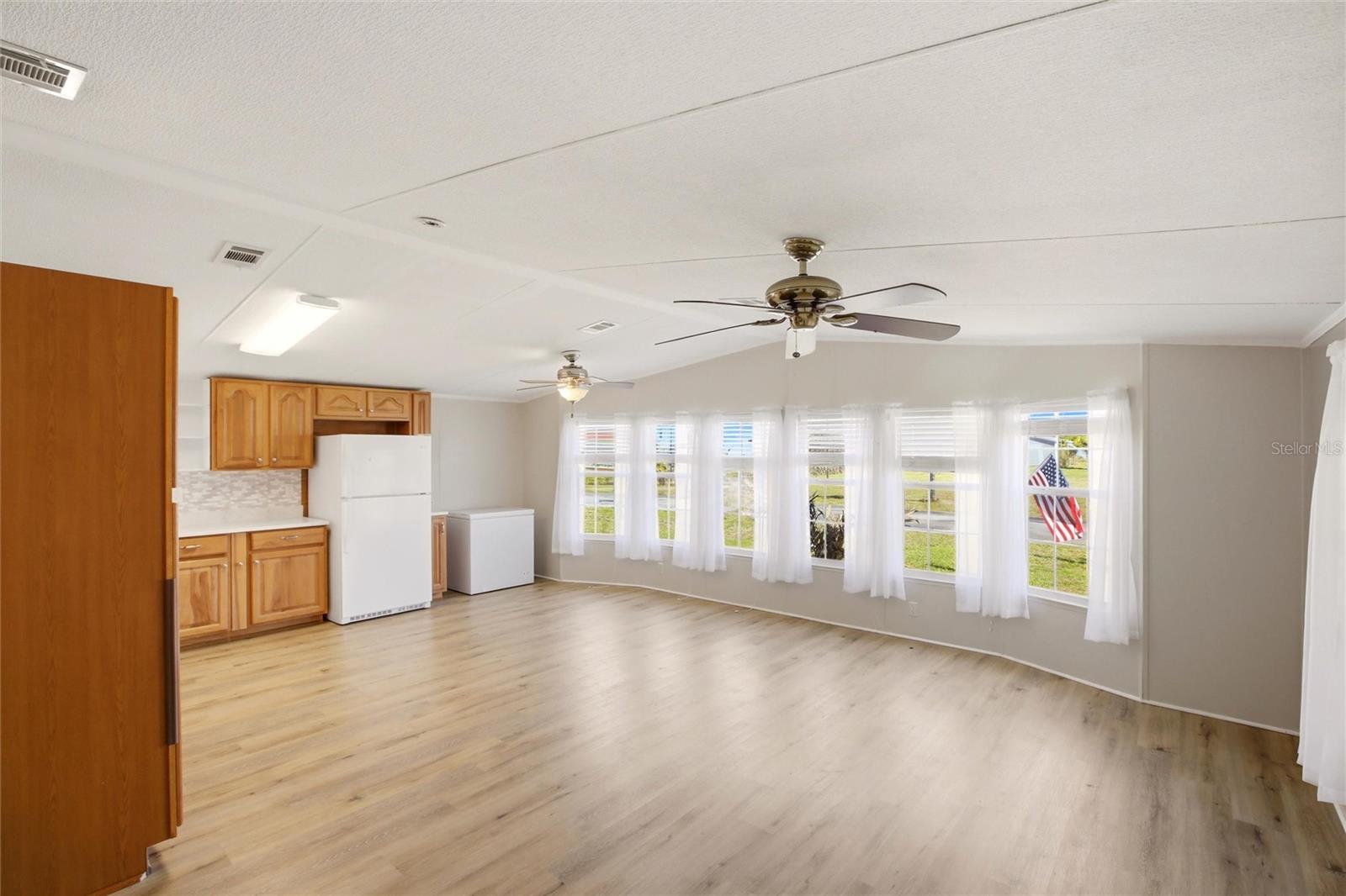 29215 Edgewood St, Punta Gorda, FL 33982 — photo 3 of 35
