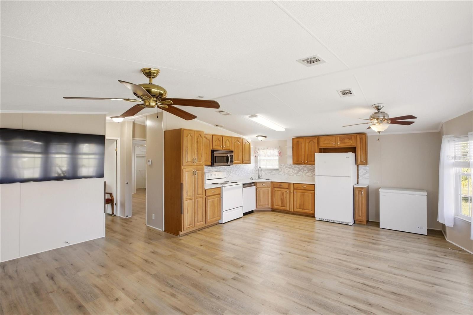 29215 Edgewood St, Punta Gorda, FL 33982 — photo 4 of 35