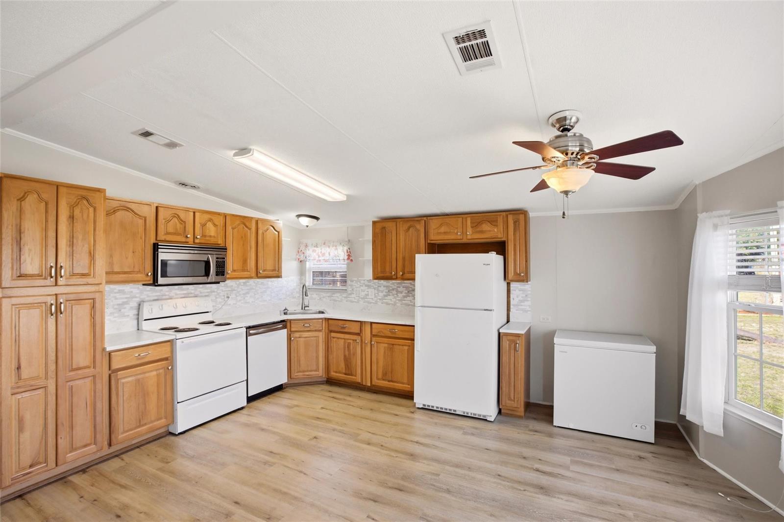 29215 Edgewood St, Punta Gorda, FL 33982 — photo 5 of 35