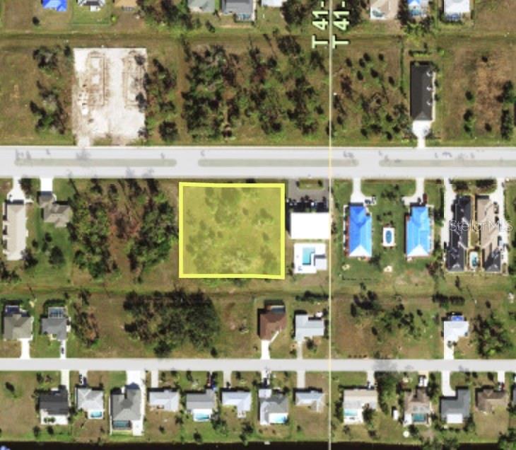 Close-up aerial view of the property location along Rotonda Blvd W.