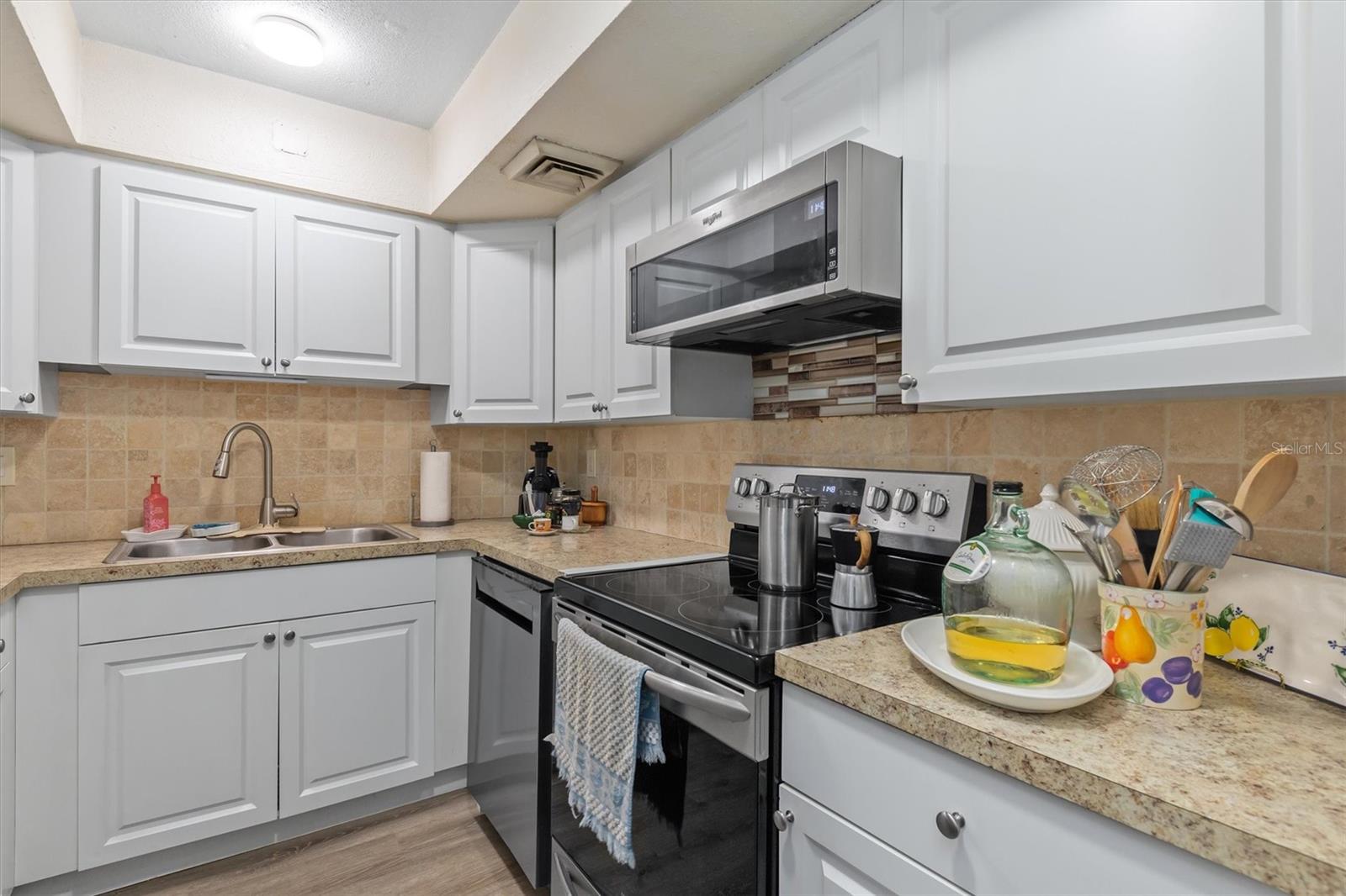 2437 Harbor Blvd #204, Port Charlotte, FL 33952 — photo 9 of 38