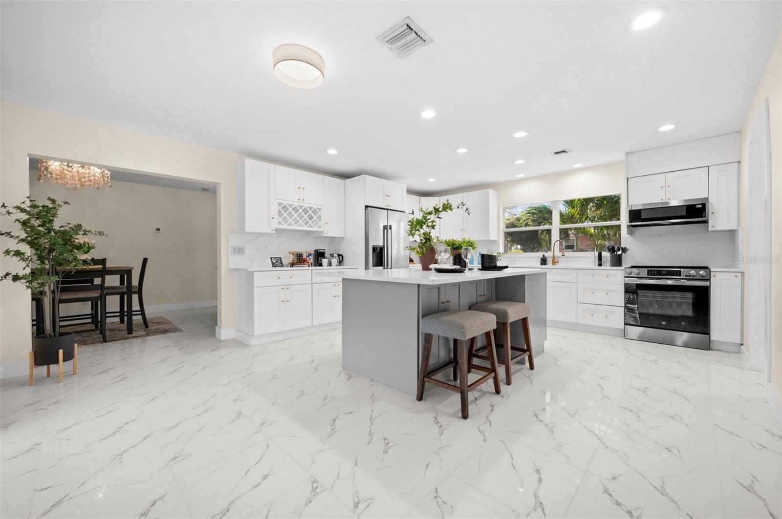 625 W Olympia Ave, Punta Gorda, FL 33950 — photo 9 of 35