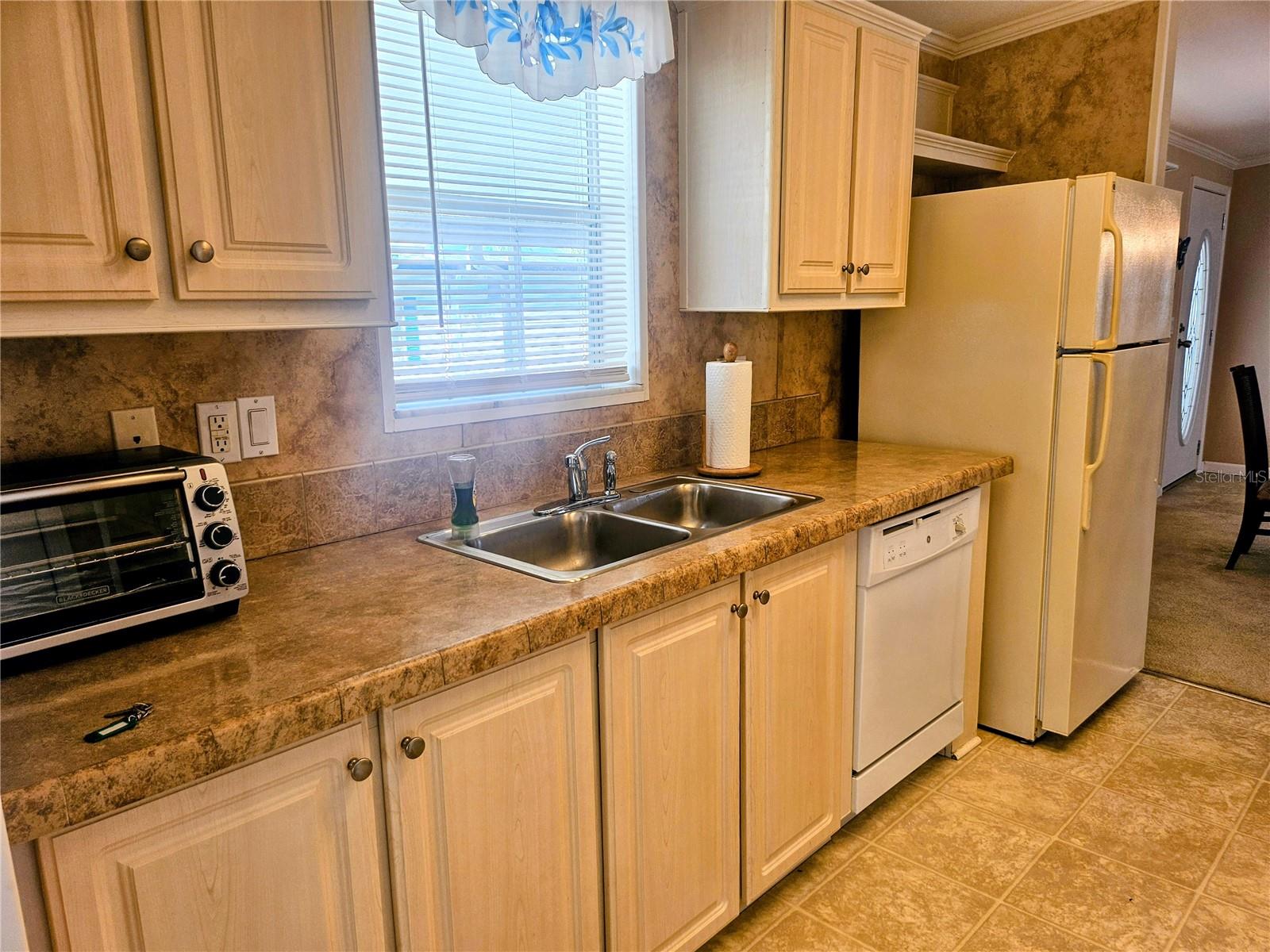 3319 Overcup Oak Ter, Sarasota, FL 34237 — photo 17 of 76