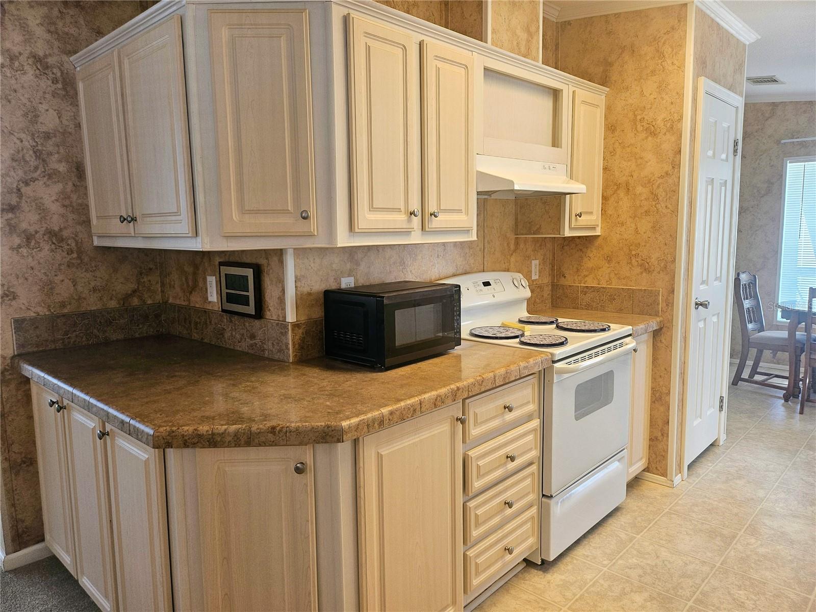 3319 Overcup Oak Ter, Sarasota, FL 34237 — photo 18 of 76