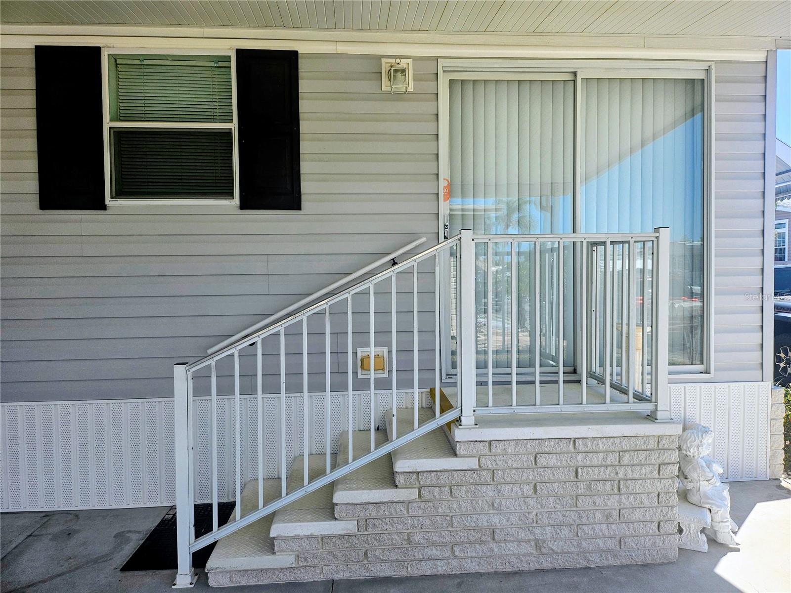 3319 Overcup Oak Ter, Sarasota, FL 34237 — photo 5 of 76