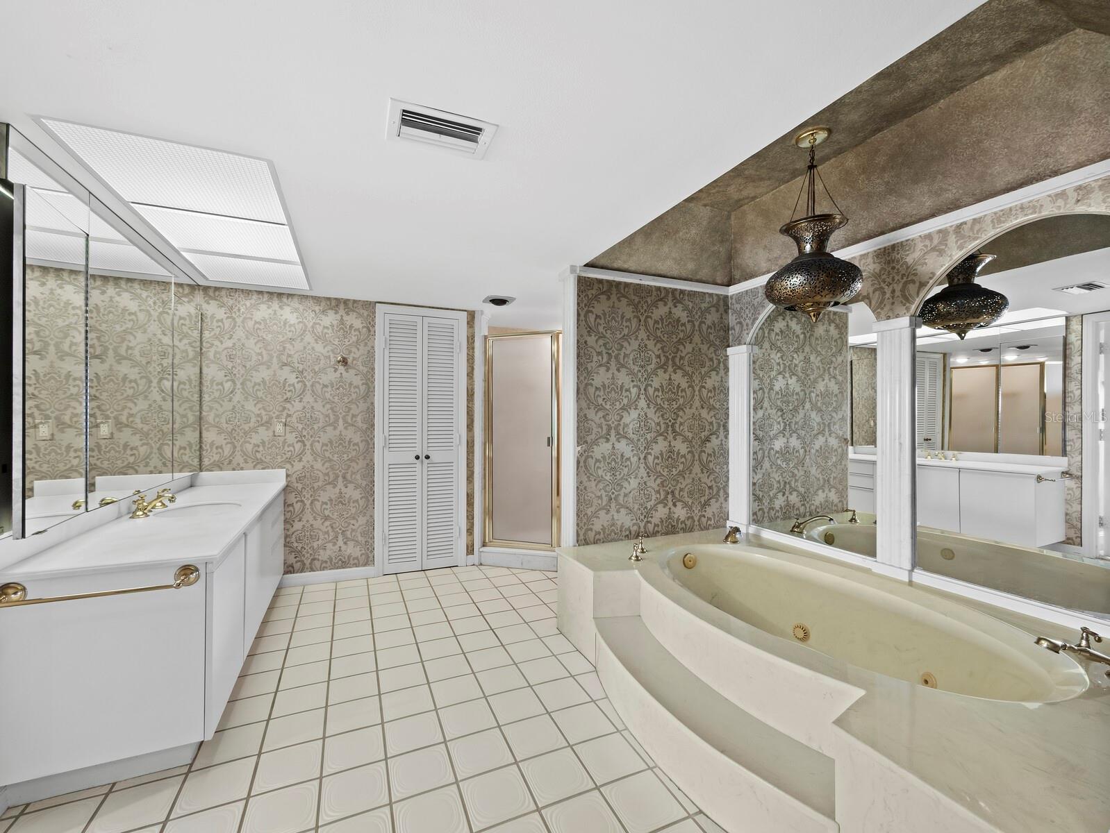 Primary bath