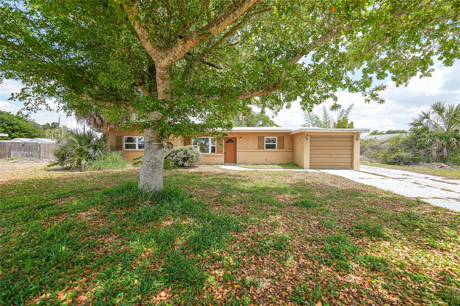 3250 Santa Barbara Dr